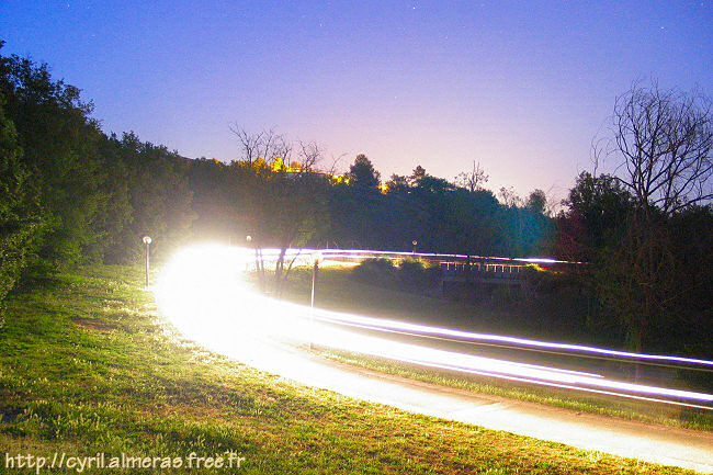 Lumières étranges dans le parc de la Bouillide