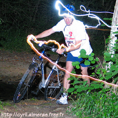 Vélo tout terrains même dans les ruisseaux...