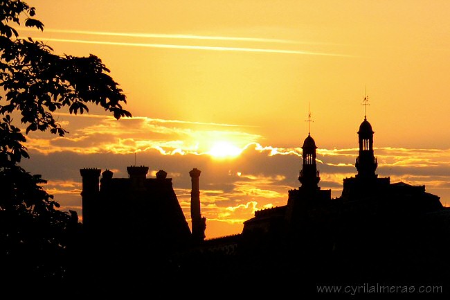 Coucher de soleil sur les toits de Paris