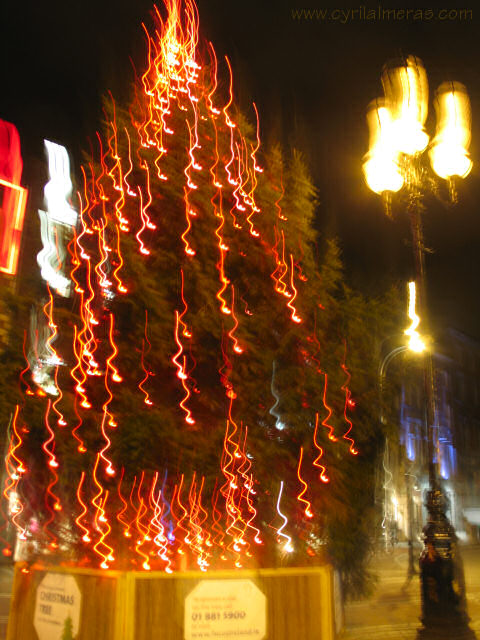 sapin de noel ampoules rouges