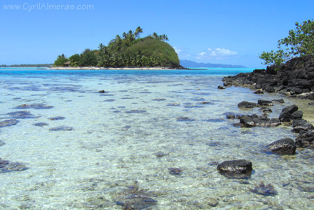 Motu, blue lagoon, Bora bora