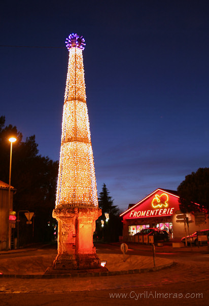 La pyramide de Saint Christol lez Alès, à Noël