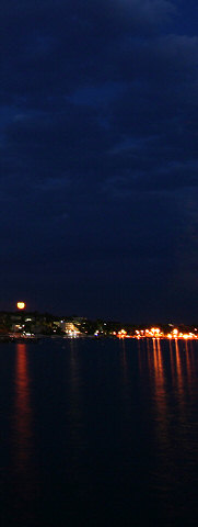 Lune rouge, partie d'un panoramique