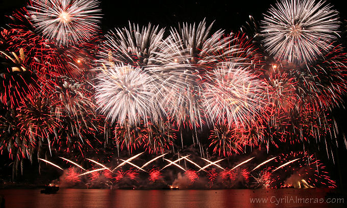 spectacle pyrotechnique bouquet final cannes