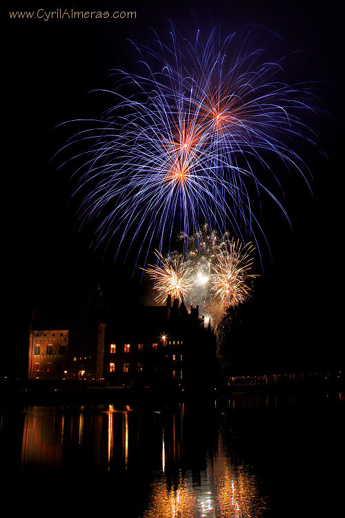 chateau mysterieux feu artifice belle bleu