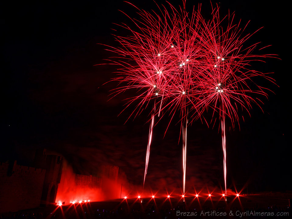 embrasement remparts d aigues mortes rouge