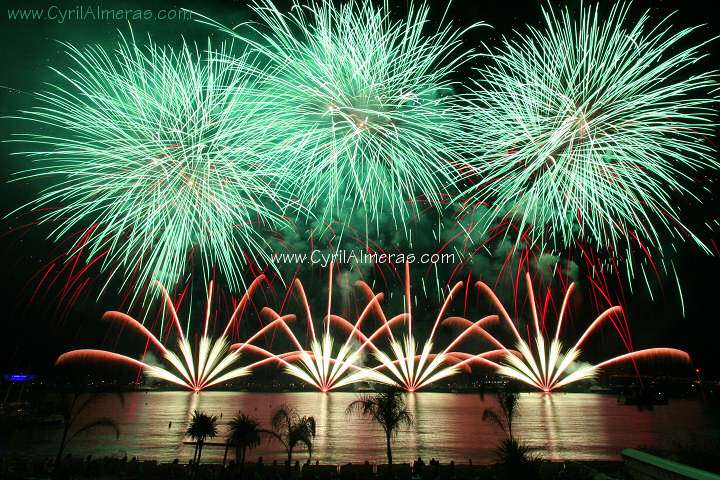 Spectacle extraordinaire de Khan Fireworks