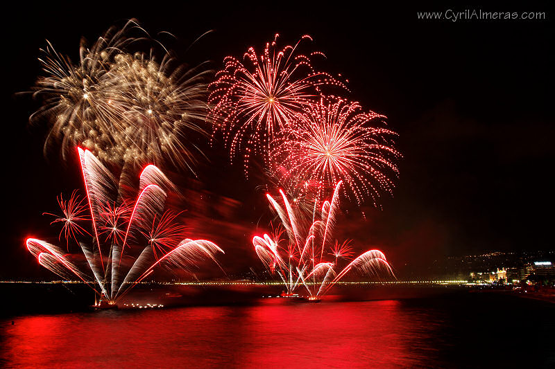 feu rouge et or baie de nice