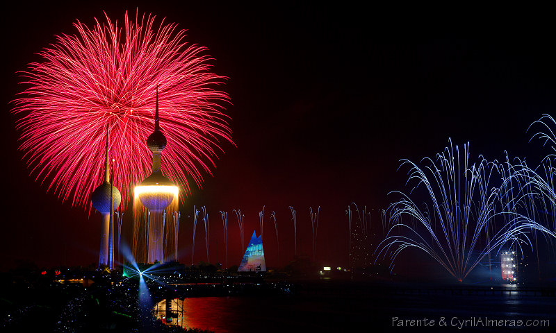 fontaine lumineuse tours koweit feu artifice