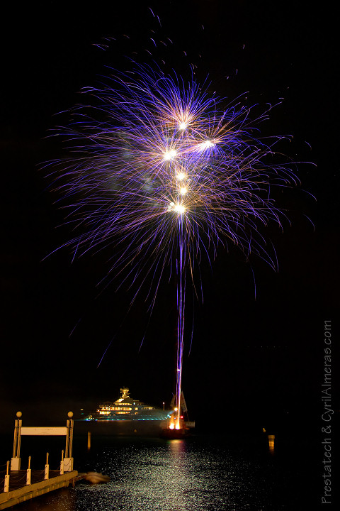 feu artifice yacht de luxe