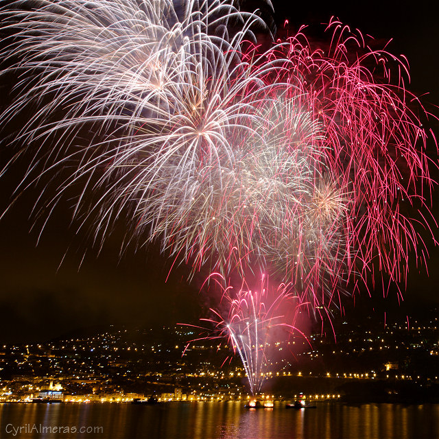 spectacle pyrotechnique saint jean cap ferrat