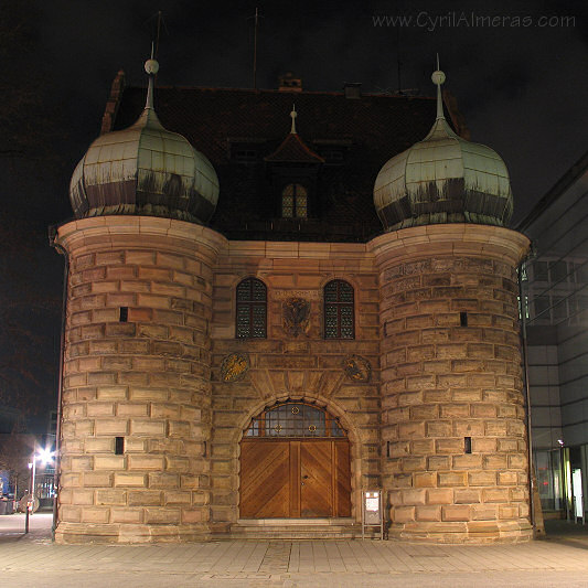 Les tours de la porte de l'ancien arsenal de 1588