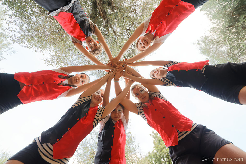 jeune troupe acrobates piste d azur