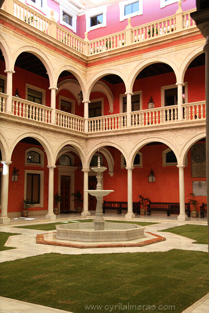 patio plaza del salvador