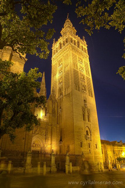 hdr tour giralda seville