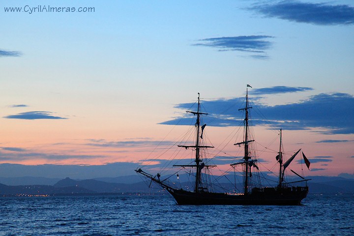 bateau pirate nuit