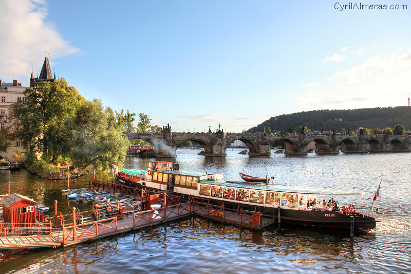 peniche prague pont charles