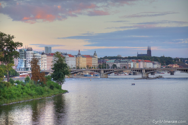 prague maison dansante vltava