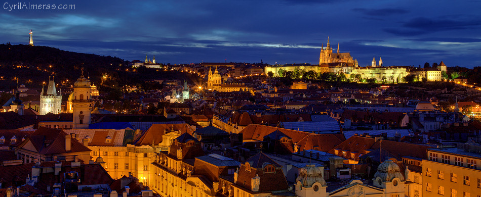 tonemapped praha by night