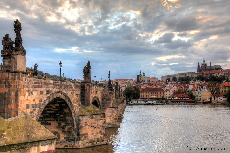 prague pont charles cieux tourmentes