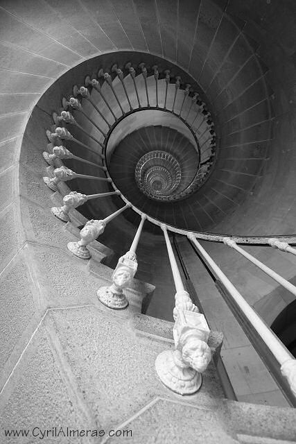 Art Graphique Escalier spirale noir et blanc